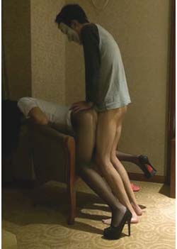 大鸡巴狠操无毛漂亮骚批女神